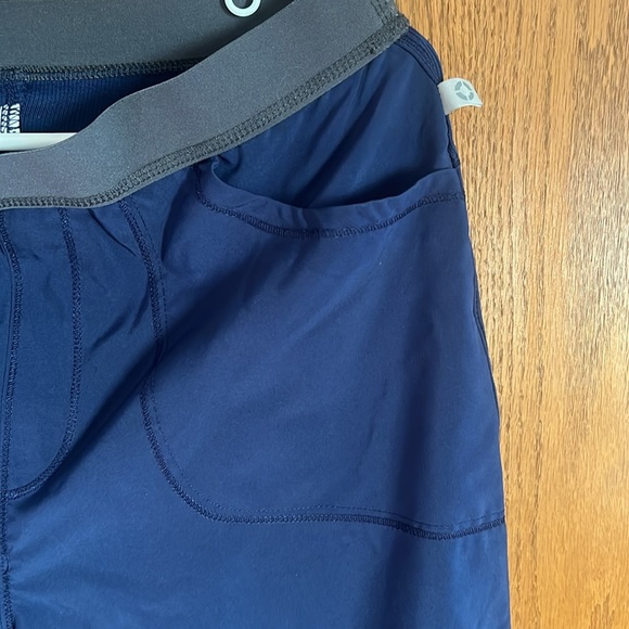 Like new Infiniti, navy scrub pants - Picture 4 of 5